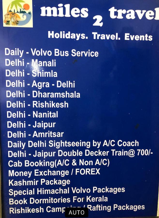 Hotel Yes Please Lodge Yeni Delhi Dış mekan fotoğraf